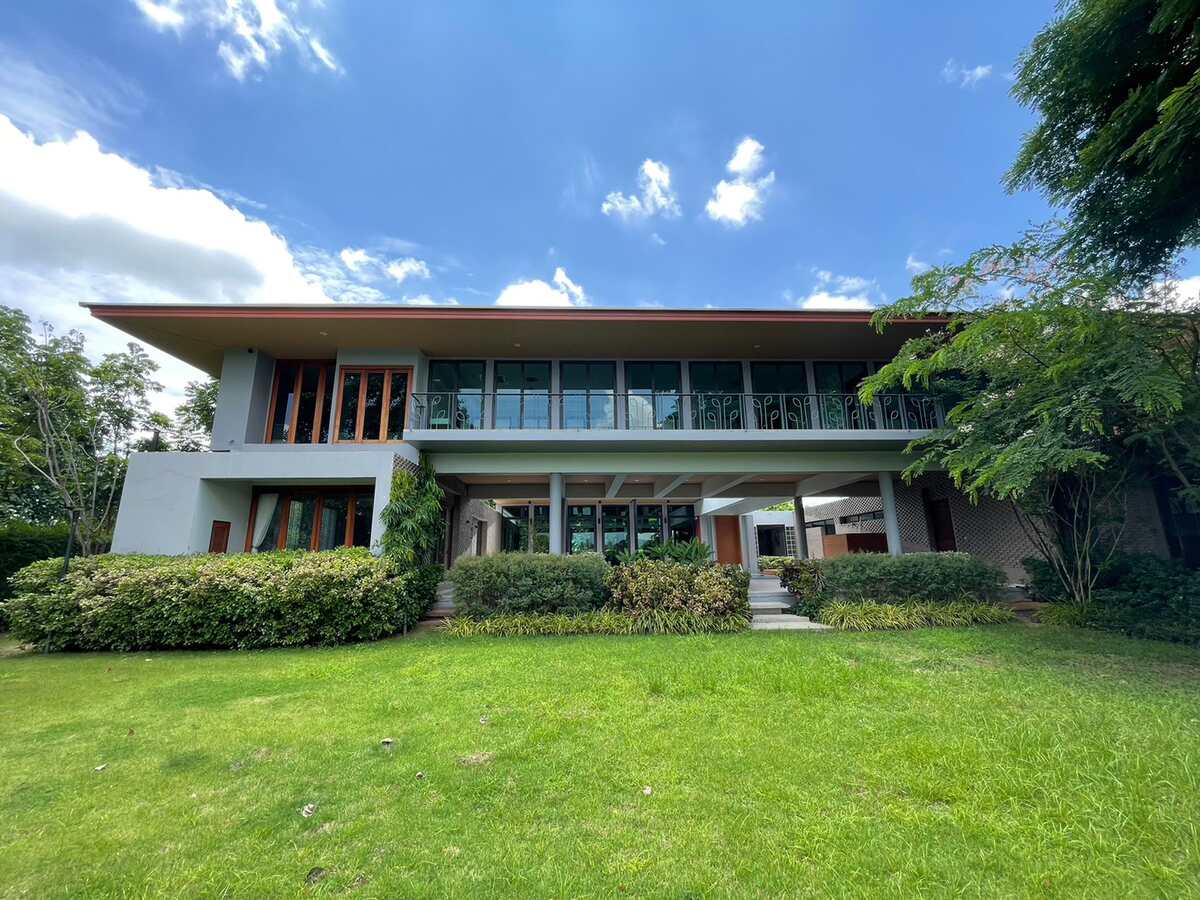 หมู่บ้านชลลดา แลนด์ แอนด์ เฮ้าส์ พาร์ค