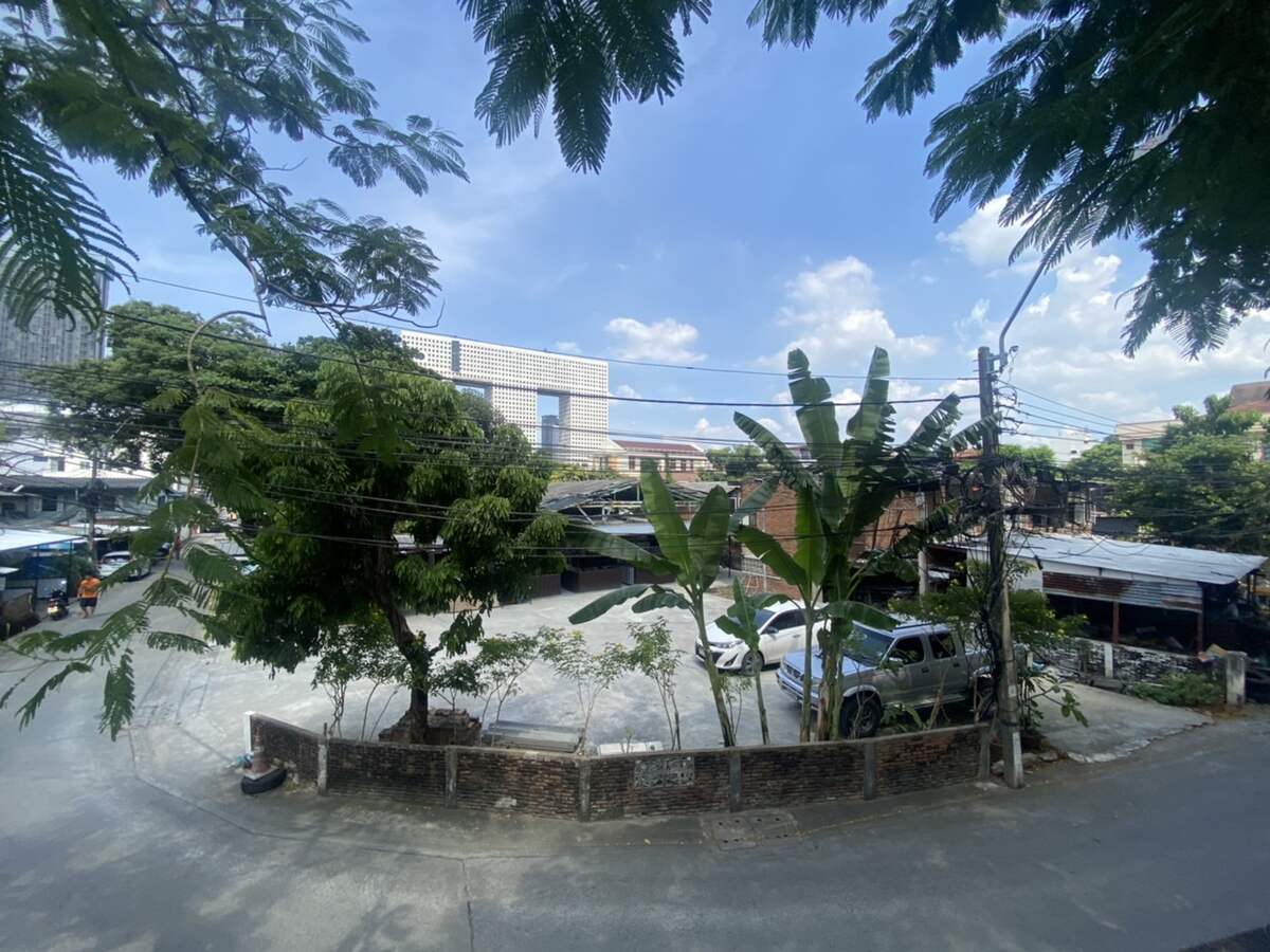 ขายที่ดินพหลโยธิน 24 เนื้อที่ 166.2 ตร.ว.